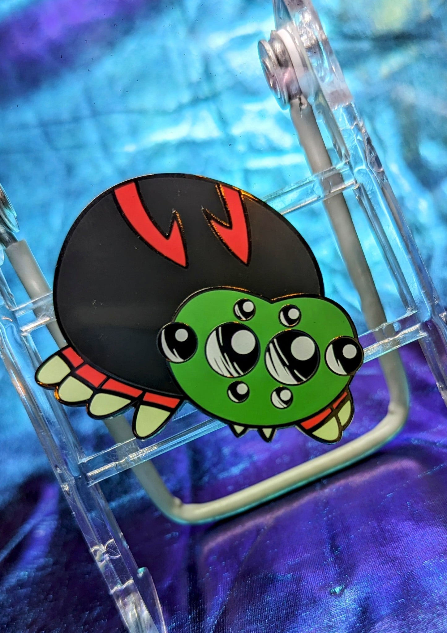 Mile s' Spider (Enamel Mini Pin)